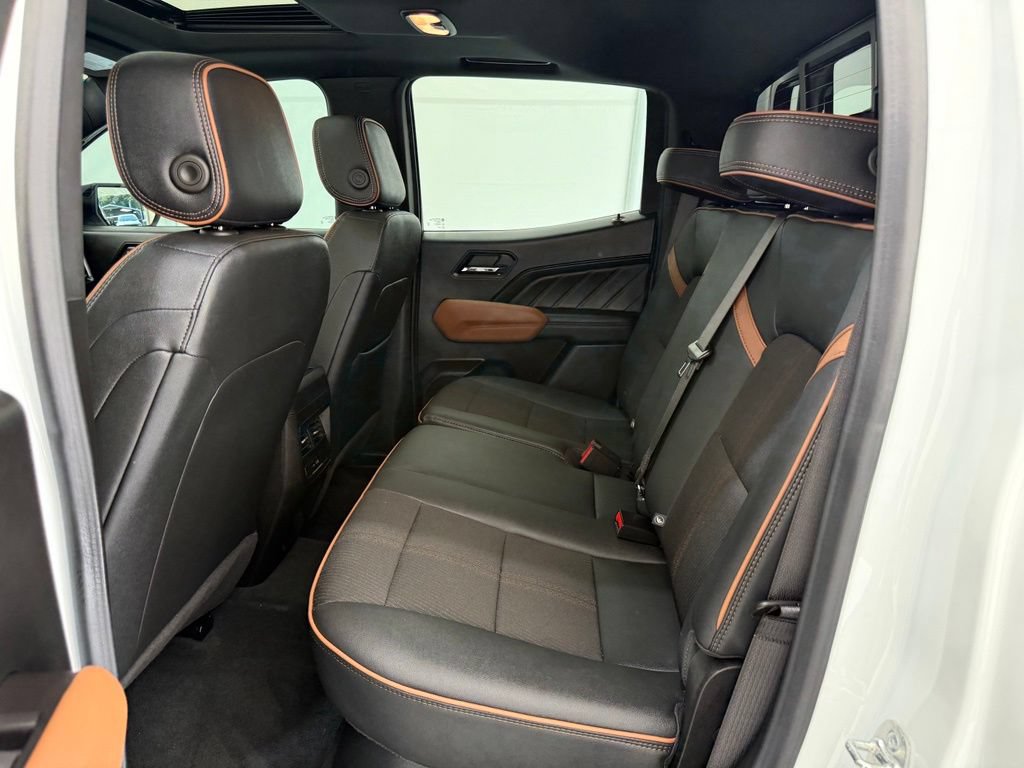 Used 2024 GMC Canyon AT4 w/ Technology Package AWD/4WD image 18