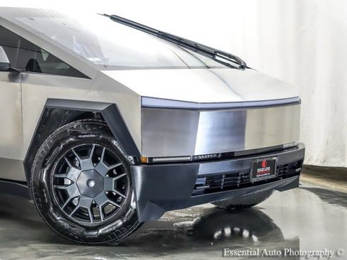 Used 2024 Tesla Cybertruck AWD Crew Cab image 2