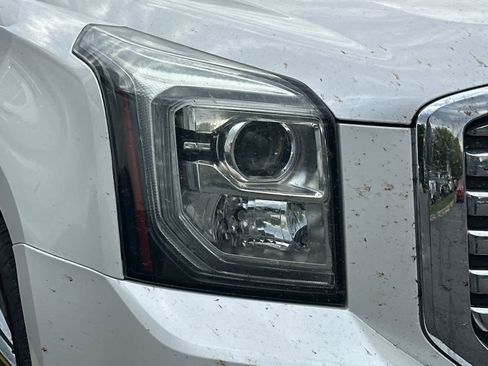 Used 2018 GMC Yukon XL SLT w/ Premium Edition AWD/4WD image 6