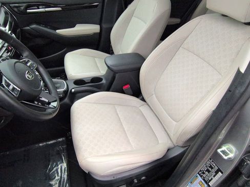 Used 2021 Kia Seltos EX image 16