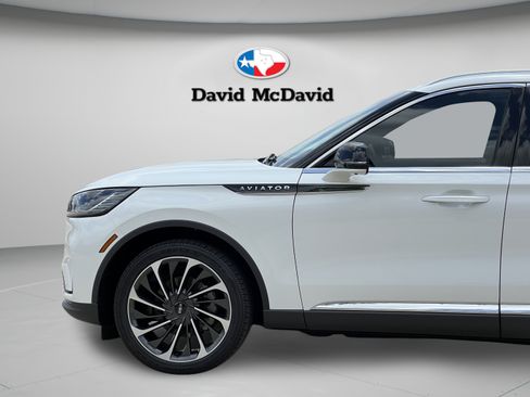 New 2025 Lincoln Aviator Reserve w/ Luxury Package RWD image 32