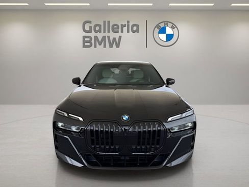 Certified 2023 BMW 740i image 3