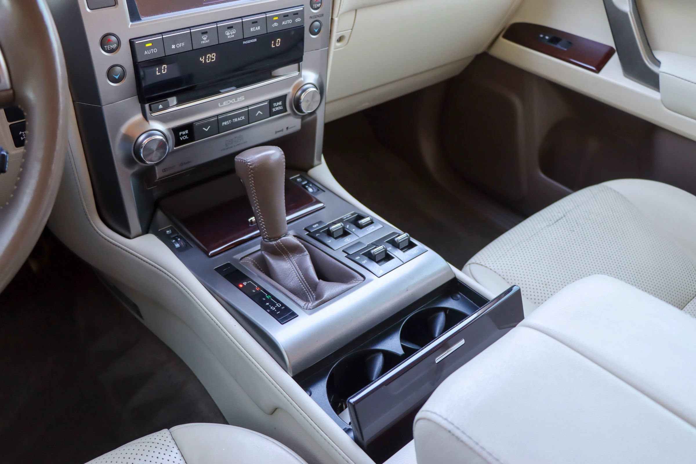Used 2015 Lexus GX 460 Luxury AWD/4WD image 44
