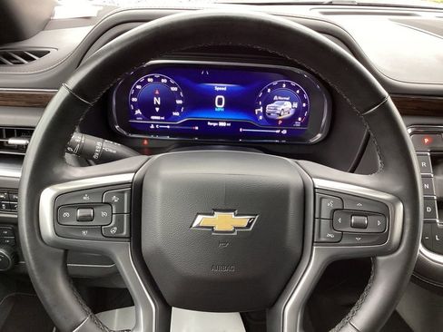 Used 2023 Chevrolet Suburban Premier image 33