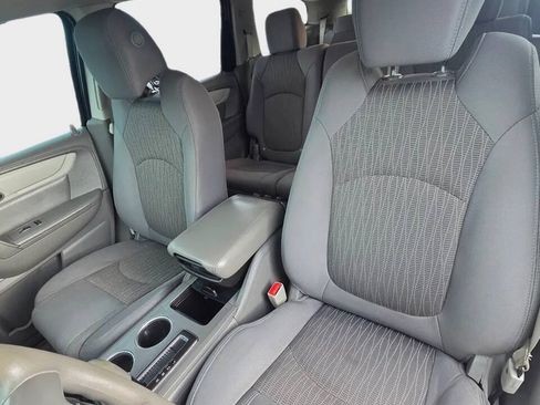 Used 2015 Chevrolet Traverse LS FWD image 12
