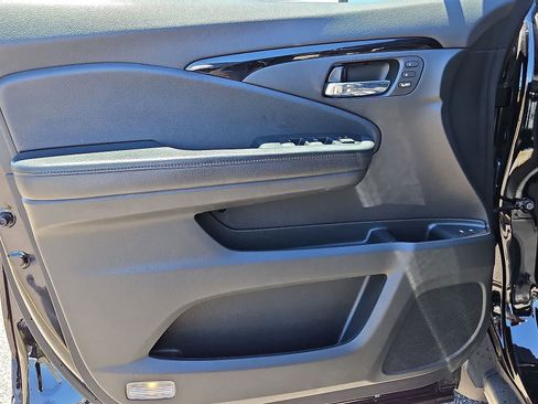 Used 2021 Honda Pilot Touring image 29