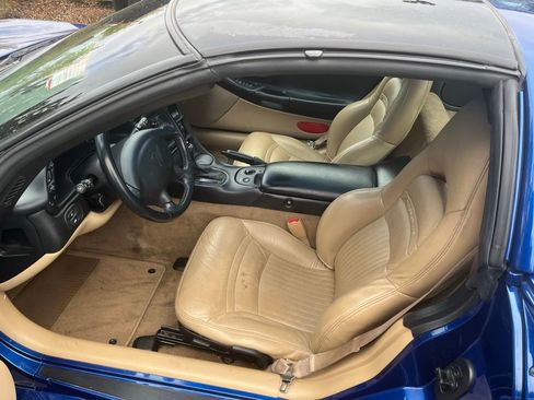 Used 2002 Chevrolet Corvette Coupe w/ Preferred Equipment Group2 RWD image 6