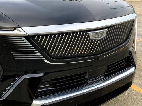 New 2025 Cadillac Escalade IQ Luxury 2 image 36