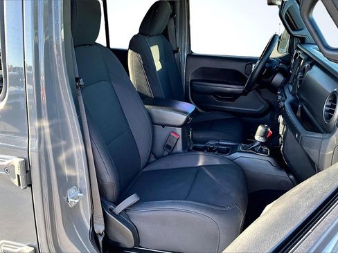 Used 2022 Jeep Gladiator Willys image 7