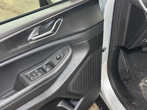 New 2025 Jeep Grand Cherokee L Altitude image 20