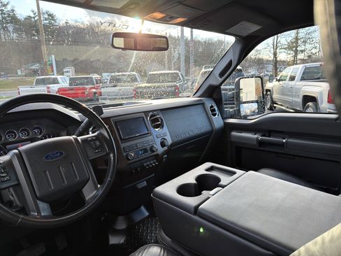 Used 2011 Ford F350 Lariat w/ Lariat Interior Pkg image 15
