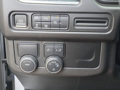 Used 2023 Chevrolet Suburban LT w/ Luxury Package image 37