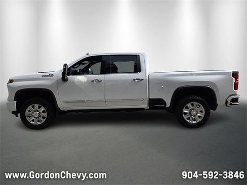 Used 2025 Chevrolet Silverado 2500 High Country w/ High Country Premium Package image 2