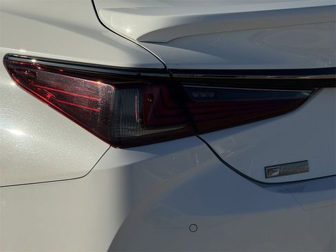 Used 2019 Lexus ES 350 F Sport w/ Accessory Package 2 image 11