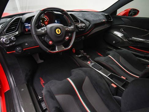 Used 2020 Ferrari 488 Pista Coupe RWD image 40