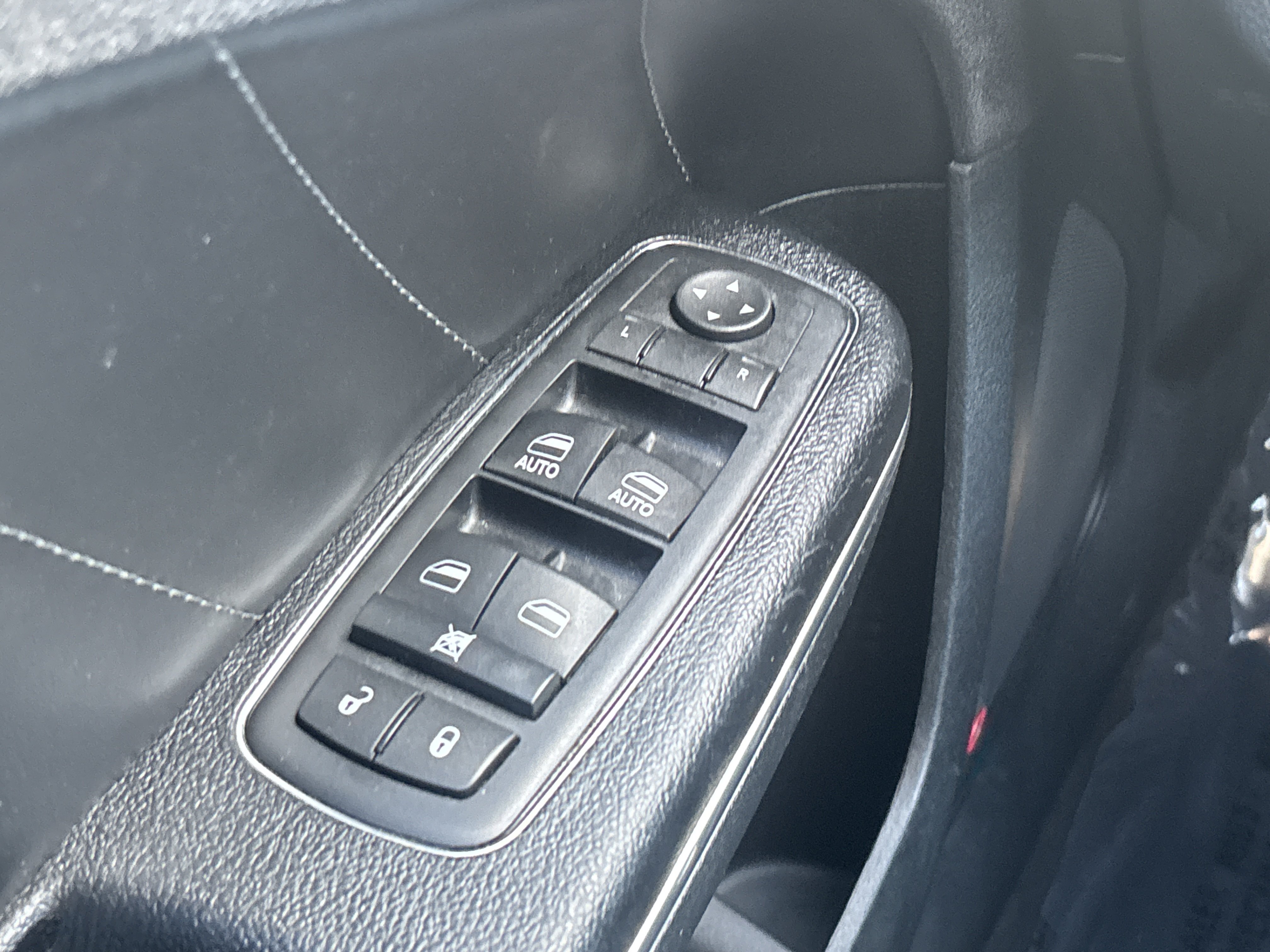 Used 2016 Dodge Charger SXT w/ AWD Premium Group image 7