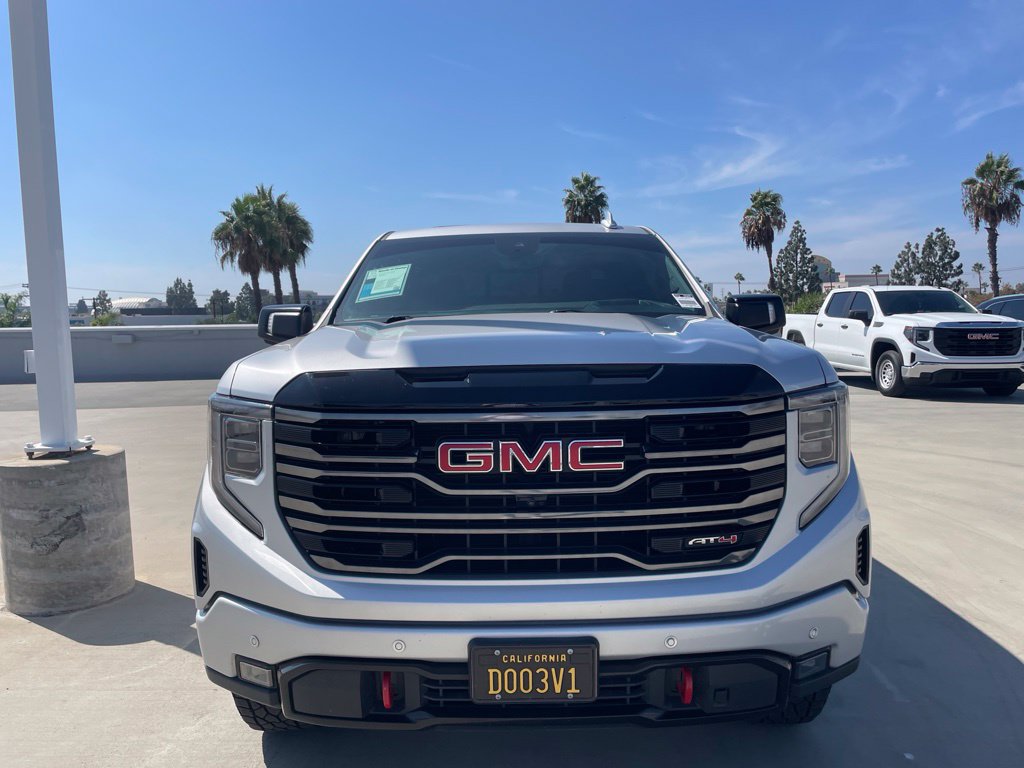 Used 2022 GMC Sierra 1500 AT4 w/ AT4 Premium Package AWD/4WD image 6
