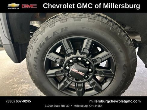 Used 2024 GMC Sierra 2500 AT4 w/ AT4 Premium Plus Package AWD/4WD image 18