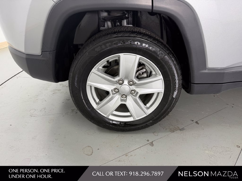 Used 2022 Jeep Compass Latitude AWD/4WD image 13