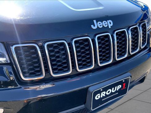 Used 2019 Jeep Grand Cherokee Laredo RWD image 30