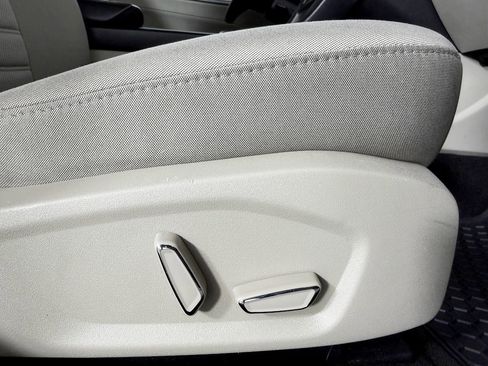 Used 2019 Ford Fusion SE FWD image 51