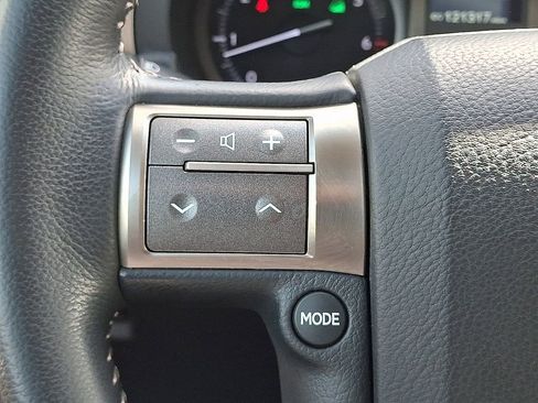 Used 2017 Lexus GX 460 AWD/4WD image 19