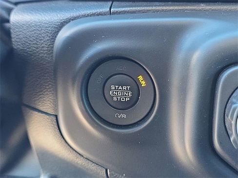 Used 2022 Jeep Gladiator Sport image 28