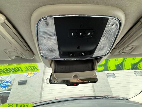 Used 2018 Chrysler 300 Limited w/ Safetytec Plus Group image 25