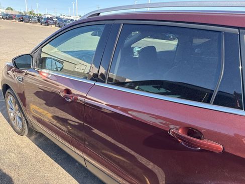 Used 2018 Ford Escape Titanium w/ Ford Safe & Smart Package AWD/4WD image 15
