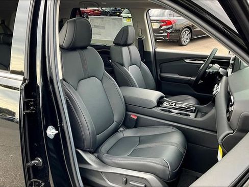 New 2025 Honda Pilot Touring image 30