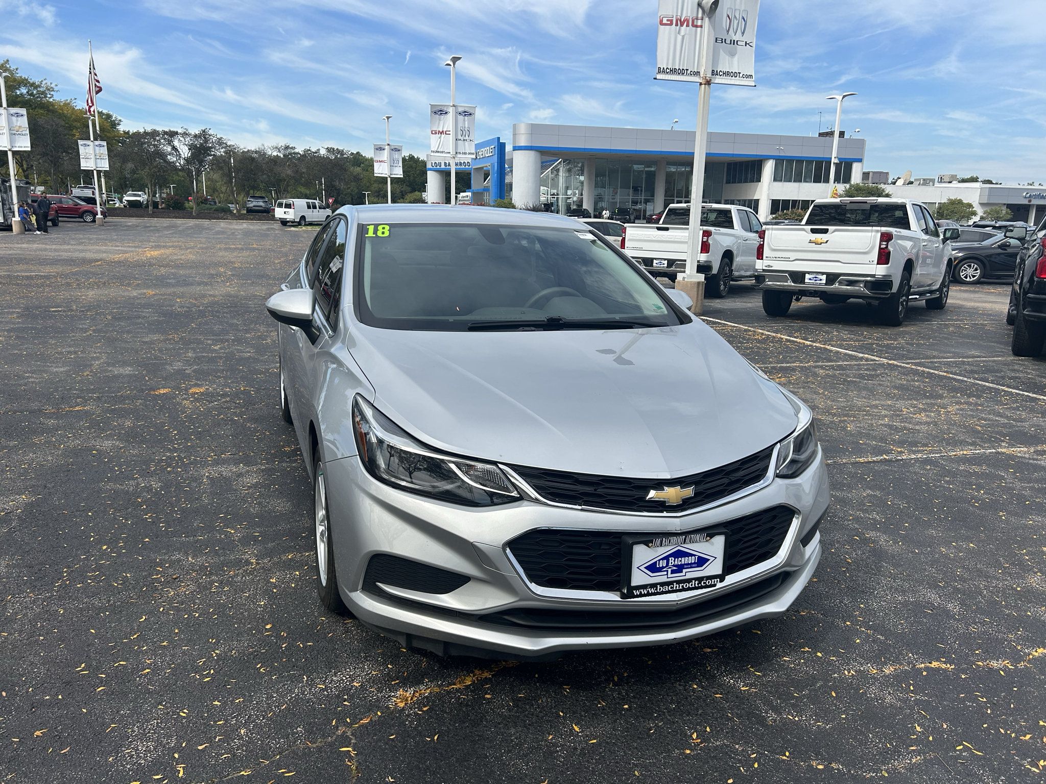 Used 2018 Chevrolet Cruze LT FWD image 1
