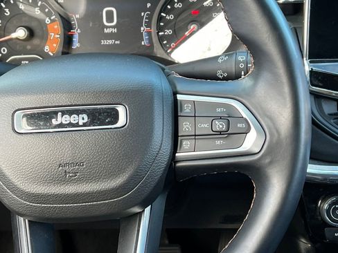 Used 2022 Jeep Compass Limited image 18