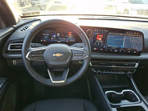 Certified 2025 Chevrolet Traverse LT image 13