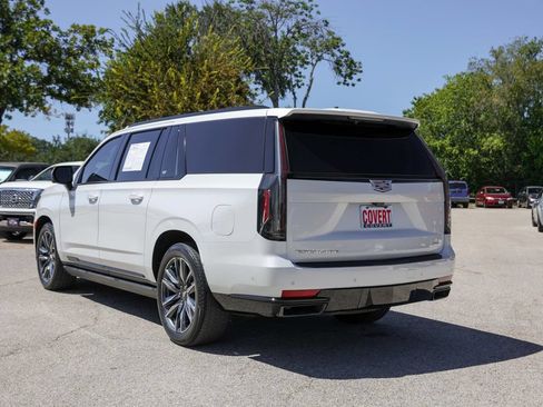 Used 2022 Cadillac Escalade ESV Sport Platinum w/ LPO, Floor Liner Package AWD/4WD image 3