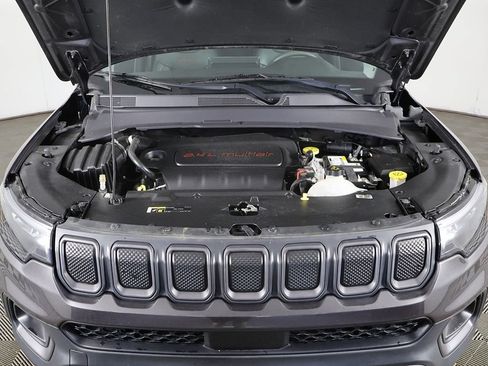 Used 2022 Jeep Compass Trailhawk AWD/4WD image 17
