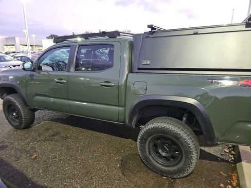 Used 2022 Toyota Tacoma TRD Off-Road image 7