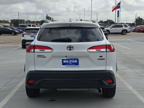Used 2023 Toyota Corolla Cross AWD Hybrid image 5