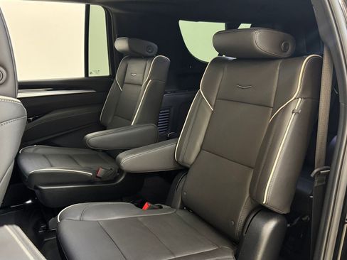 Certified 2025 Cadillac Escalade ESV Sport image 32
