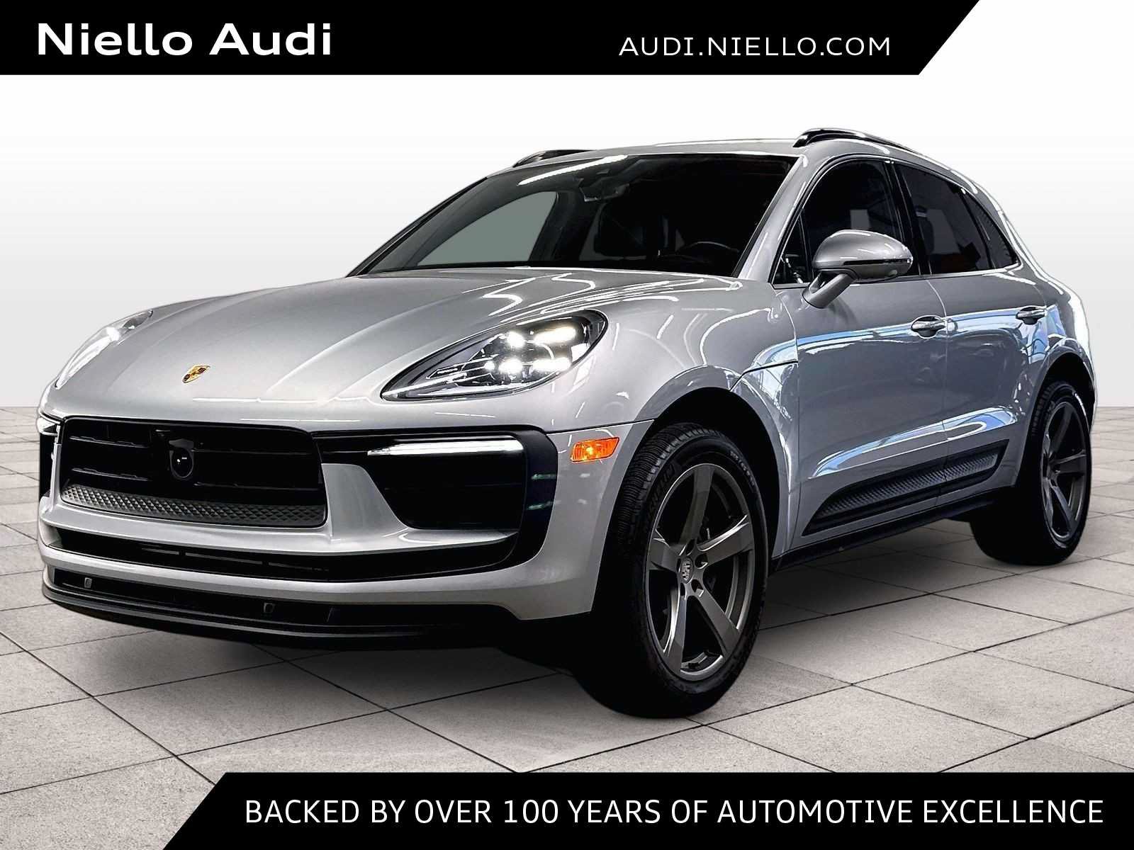 Used 2023 Porsche Macan AWD/4WD image 1