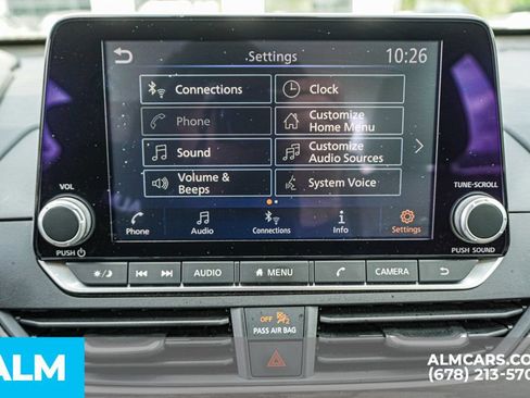 Used 2025 Nissan Altima 2.5 SV FWD image 34