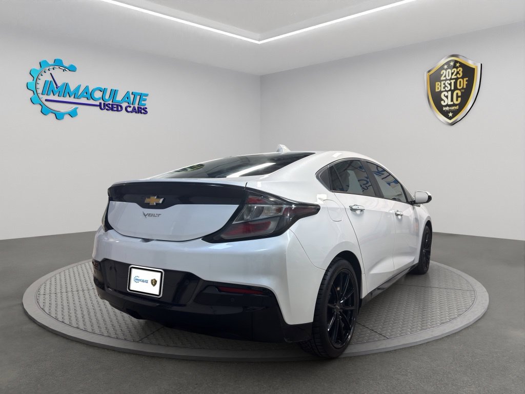Used 2017 Chevrolet Volt Premier w/ Driver Confidence II Package FWD image 2