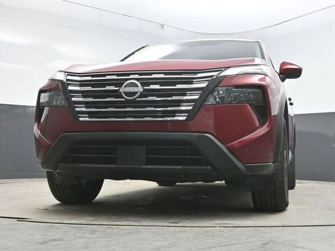 Used 2025 Nissan Rogue SV image 30