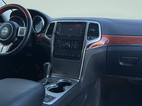Used 2011 Jeep Grand Cherokee Overland AWD/4WD image 34