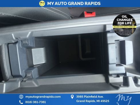 Used 2025 Nissan Rogue SV AWD/4WD image 28