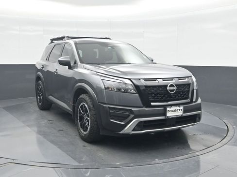Used 2025 Nissan Pathfinder Rock Creek AWD/4WD image 8