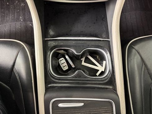 Used 2022 Chrysler Pacifica Limited w/ Uconnect Theater Family Group image 24