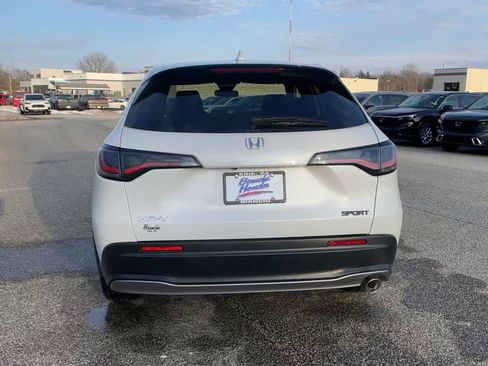 Used 2024 Honda HR-V Sport image 8