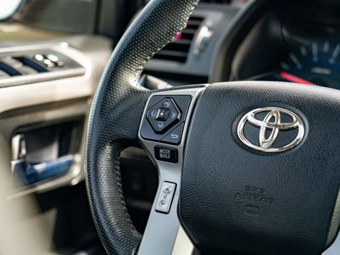 Used 2019 Toyota 4Runner SR5 AWD/4WD image 25