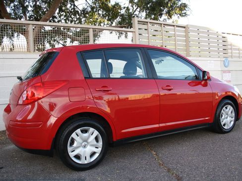 Used 2012 Nissan Versa 1.8 S w/ Plus Pkg image 3