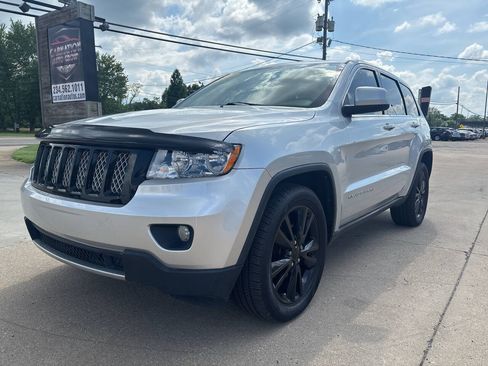 Used 2012 Jeep Grand Cherokee Altitude AWD/4WD image 1